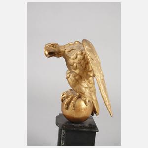 Adler auf Kugel