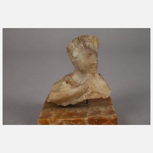 Etruskische Alabasterurnenfragmente aus Volterra