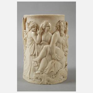 Feine Elfenbeinschnitzerei