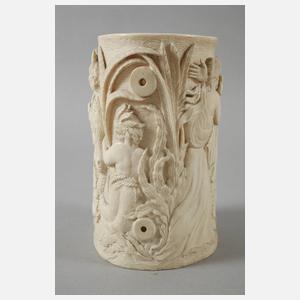 Feine Elfenbeinschnitzerei