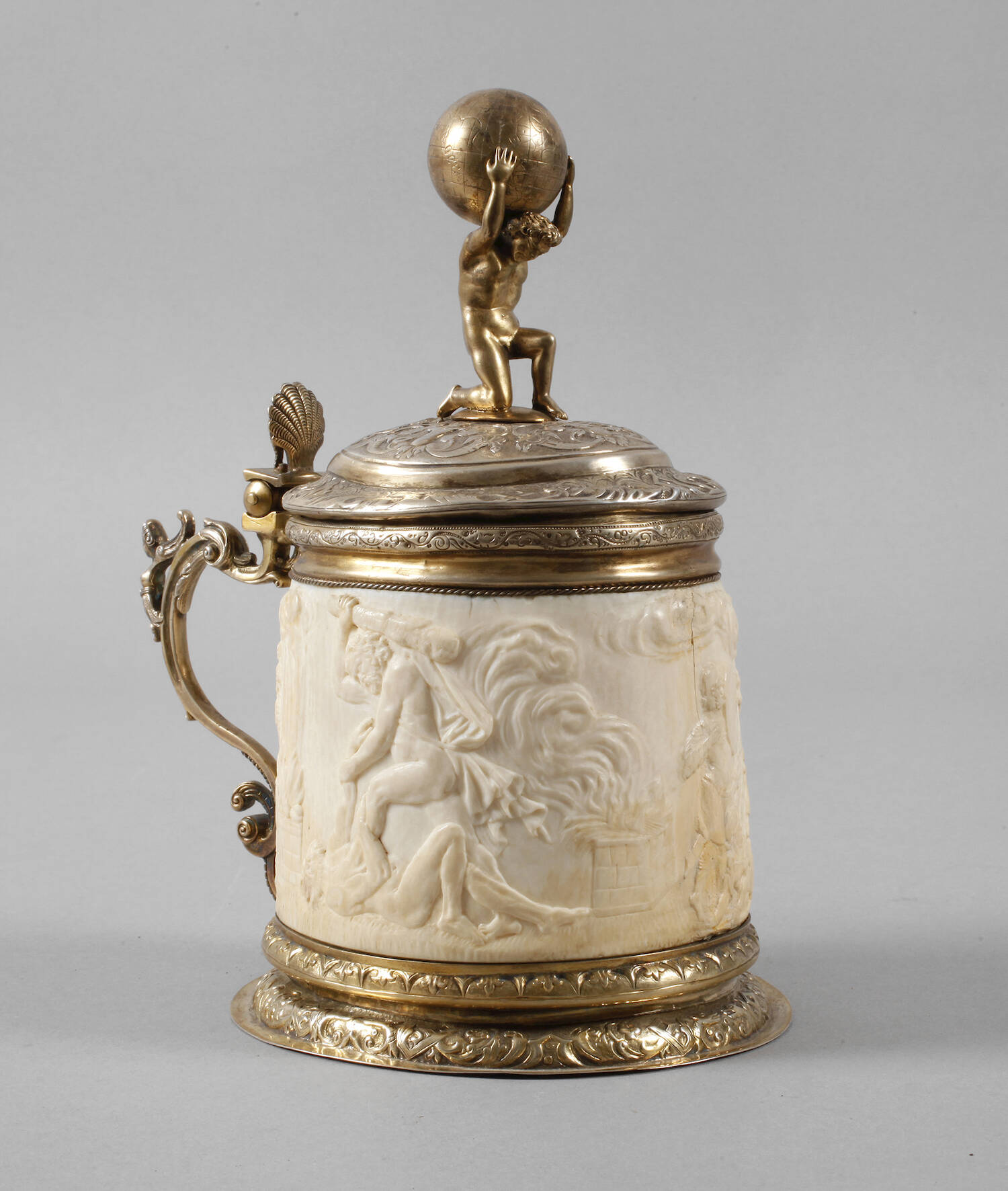 Feiner Elfenbeinhumpen