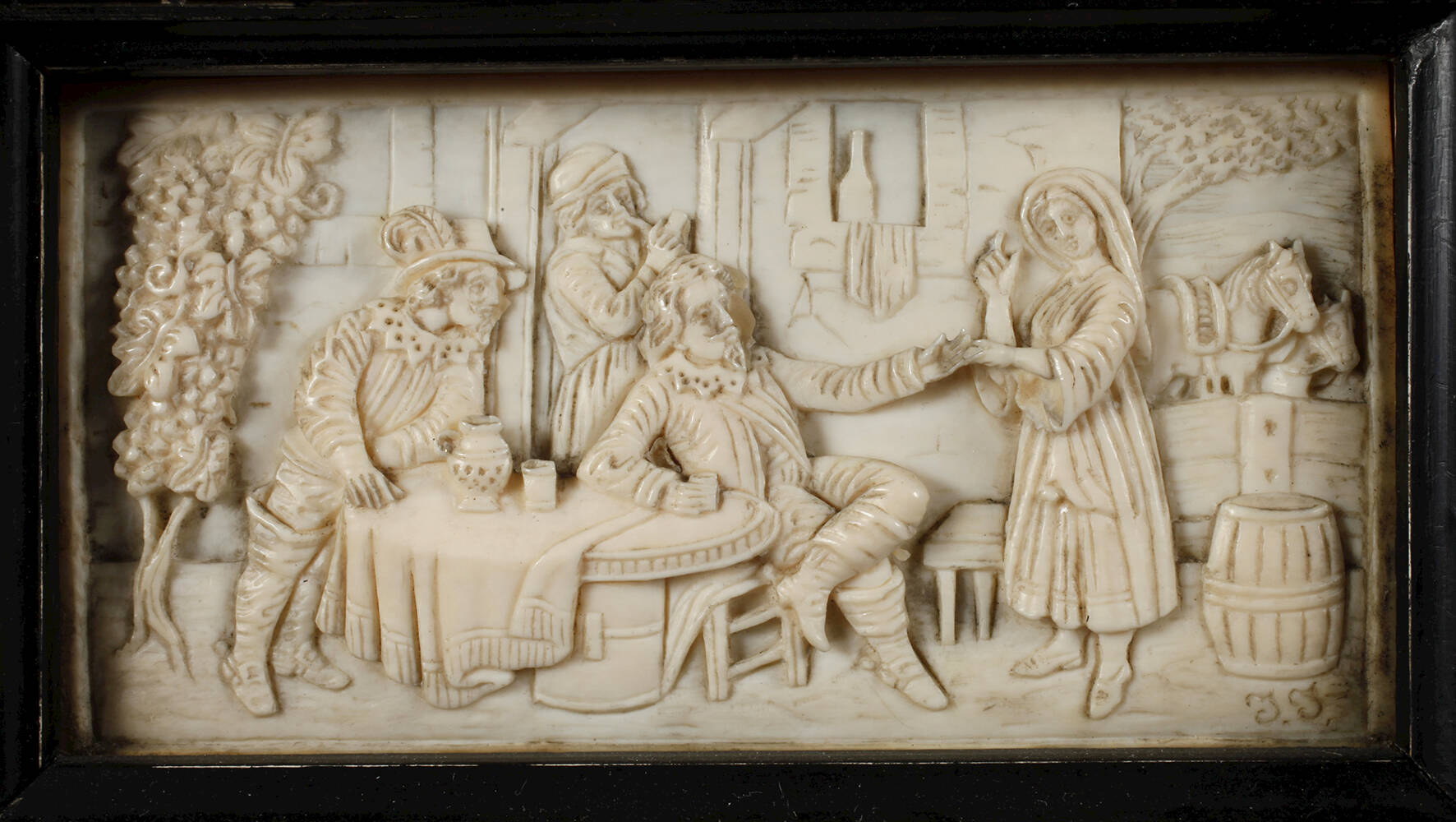 Feine Elfenbeinschnitzerei