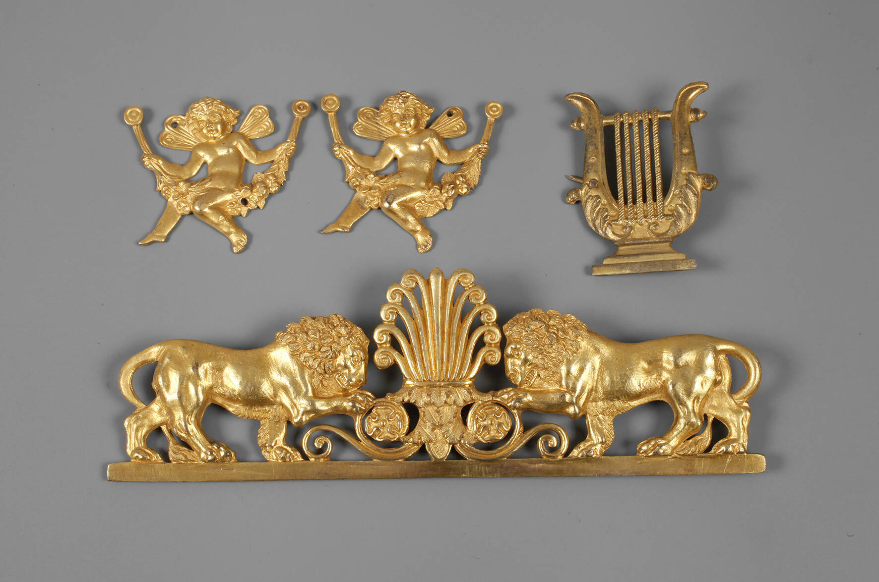 Klassizistische Bronzeappliken