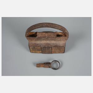 Historisches Vorhängeschloss