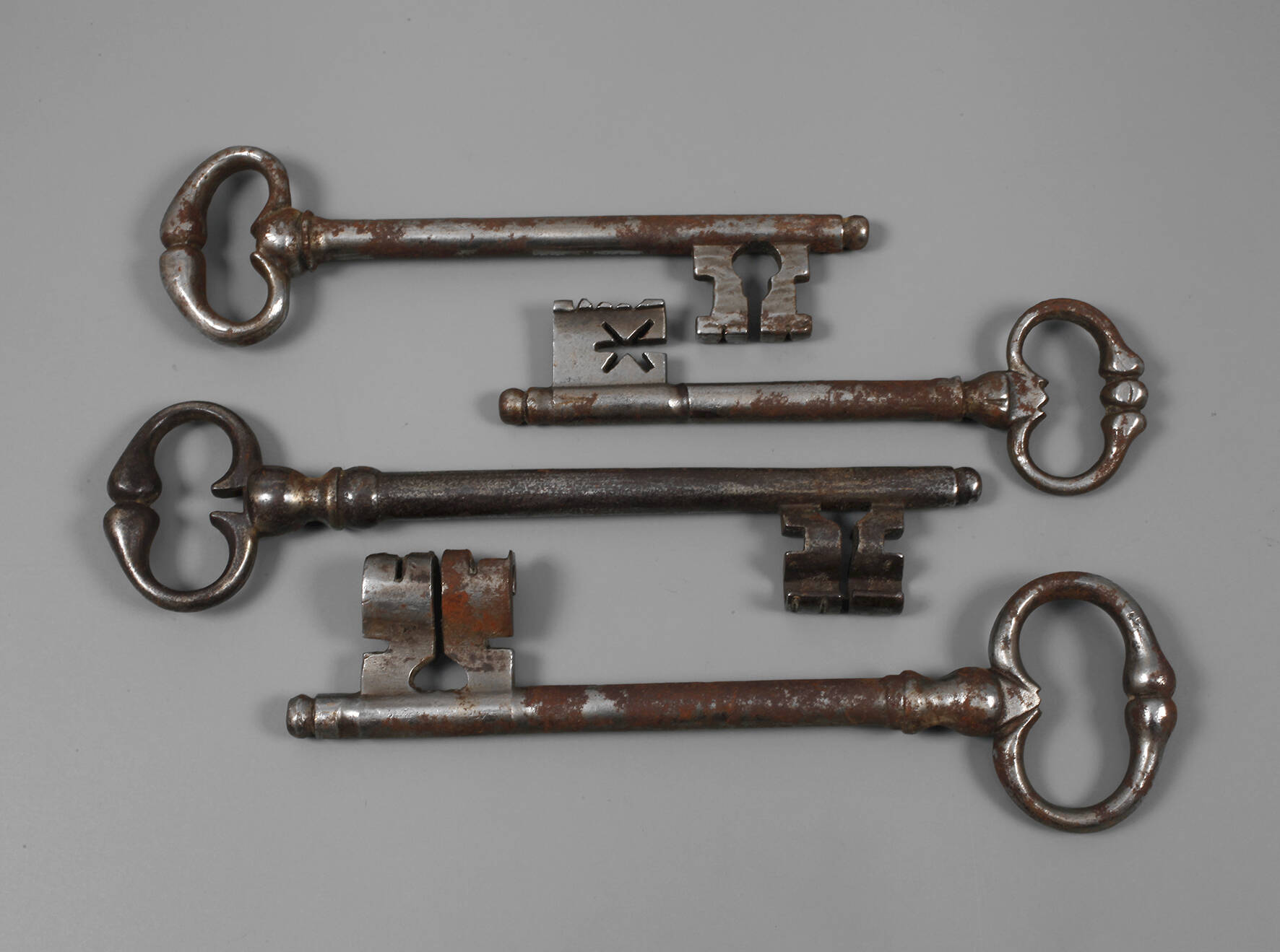 Vier historische Schlüssel