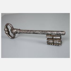 Zwei historische Schlüssel