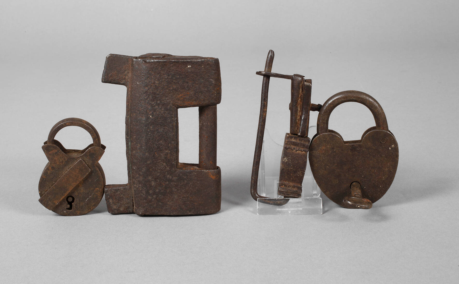 Vier Vorhängeschlösser