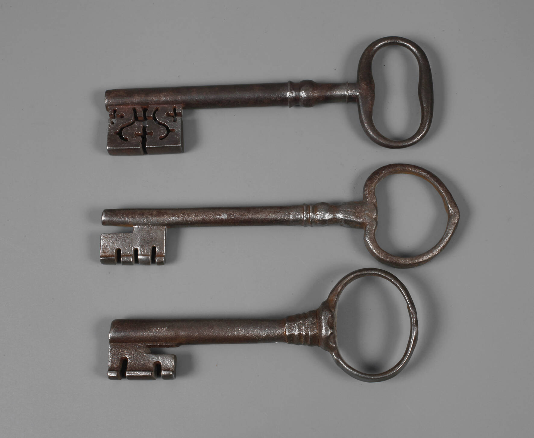 Drei historische Schlüssel