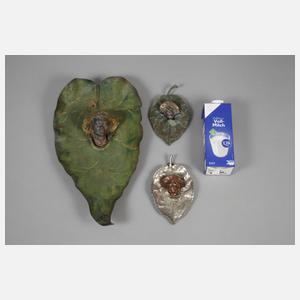 Drei figürliche Wandappliken