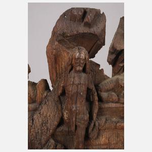 Fragment eines geschnitzten Reliefs