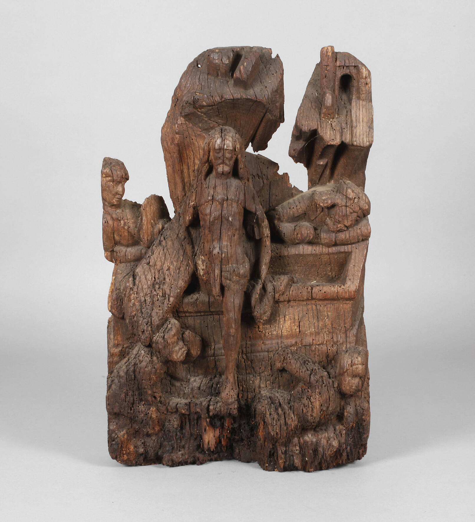 Fragment eines geschnitzten Reliefs