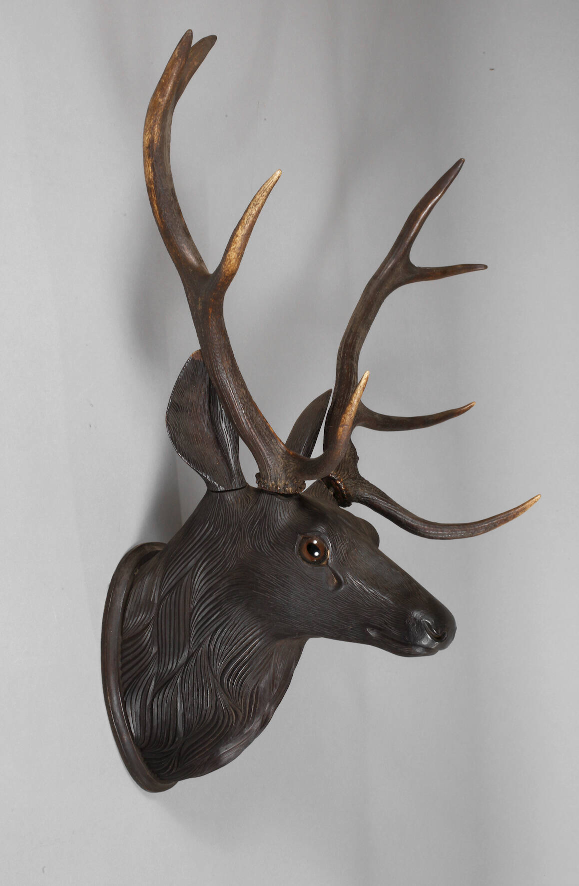 Geschnitzte Jagdtrophäe
