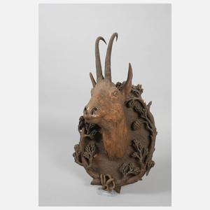 Geschnitzte Jagdtrophäe