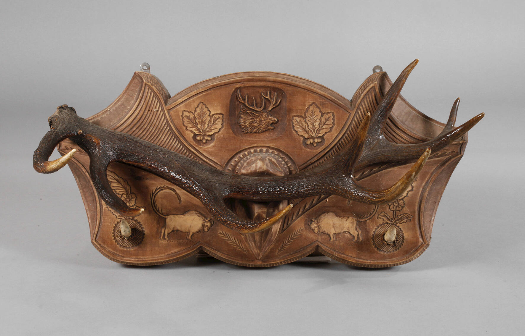 Jagdliche Wandgarderobe