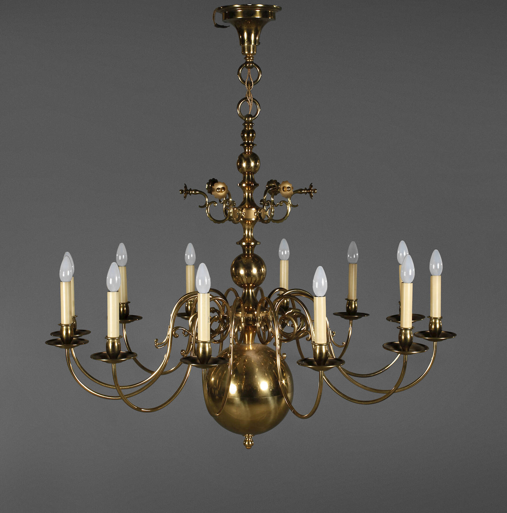 Große flämische Deckenkrone