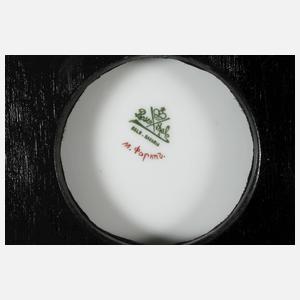 Künstlerteller mit kyrillischem Spruch