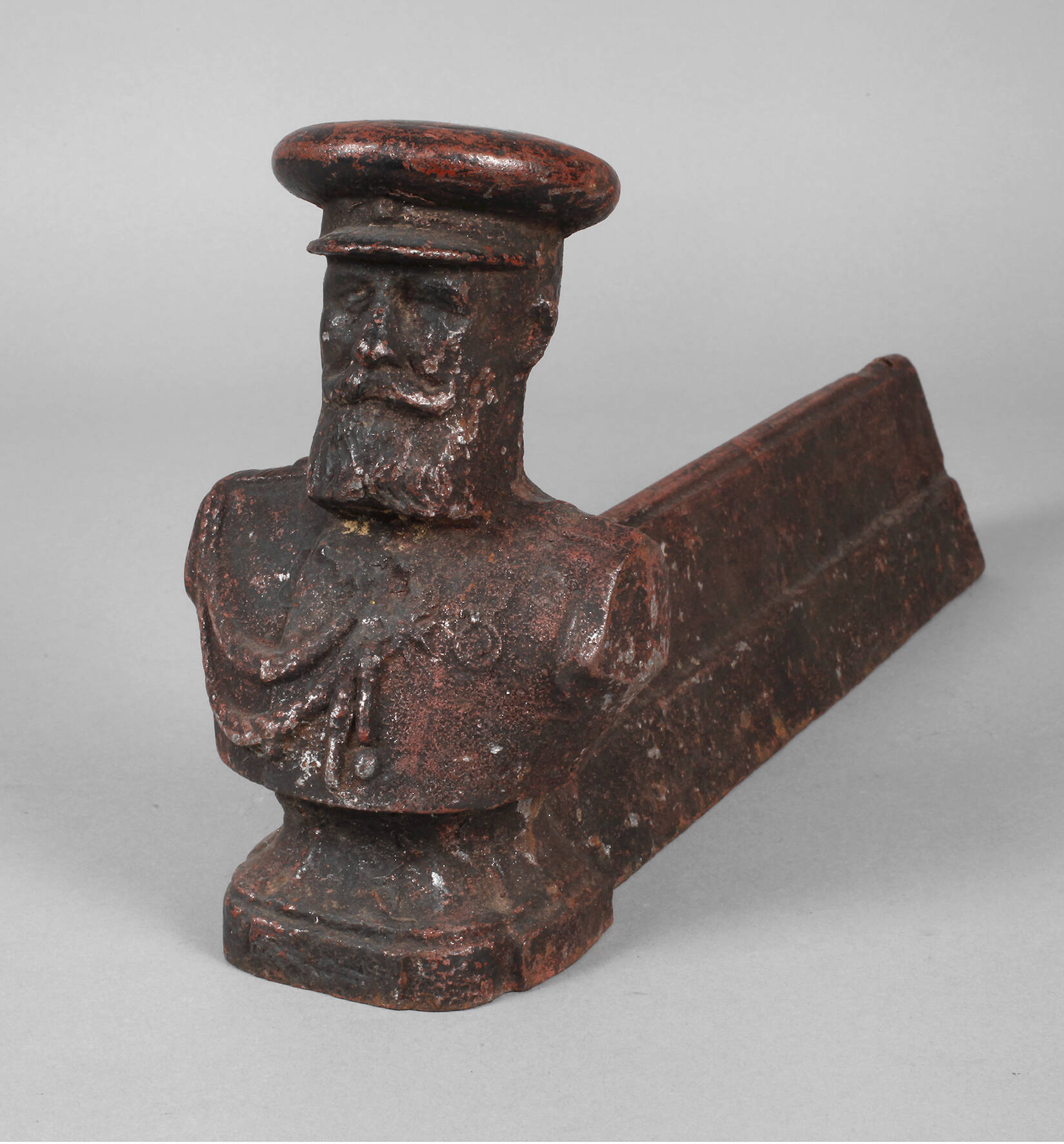 Figürlicher Kaminbock