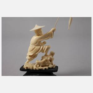 Figürliche Elfenbeinschnitzerei