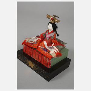 Zwei Hinamatsuri Puppen