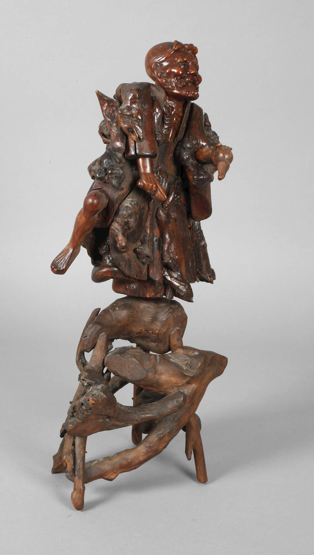 Figürliche Schnitzerei