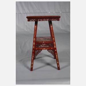 Beistelltisch mit Chinoiserien