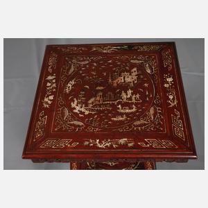 Beistelltisch mit Chinoiserien