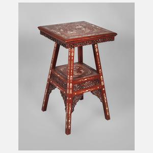 Beistelltisch mit Chinoiserien