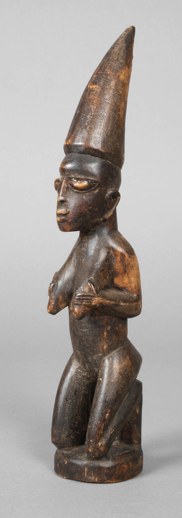 Geschnitzte Ahnenfigur