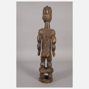 Zwei geschnitzte Figuren