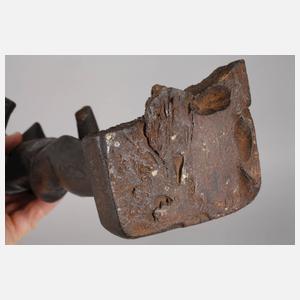 Geschnitzte Ahnenfigur