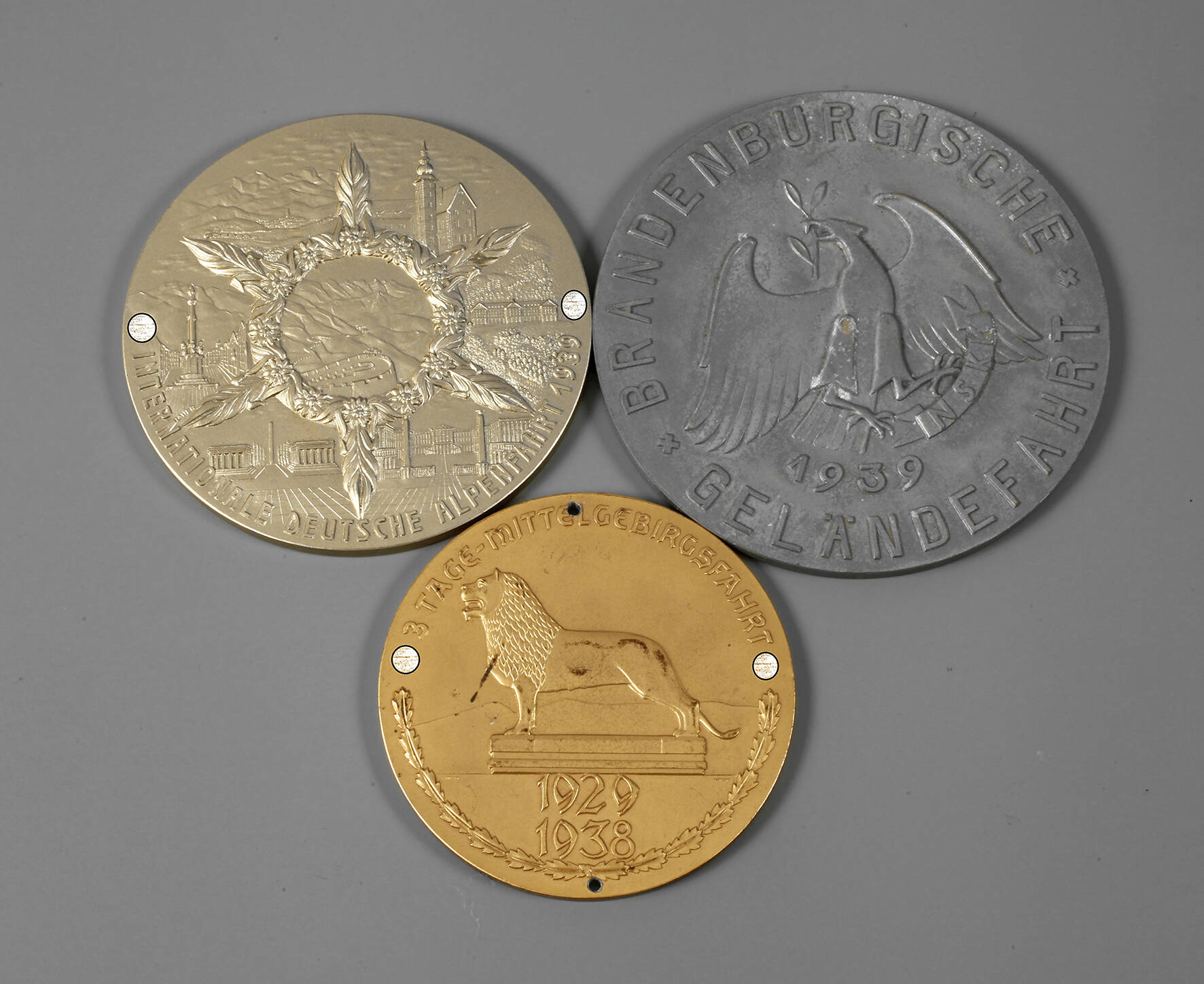 Drei Autoplaketten 1930er Jahre