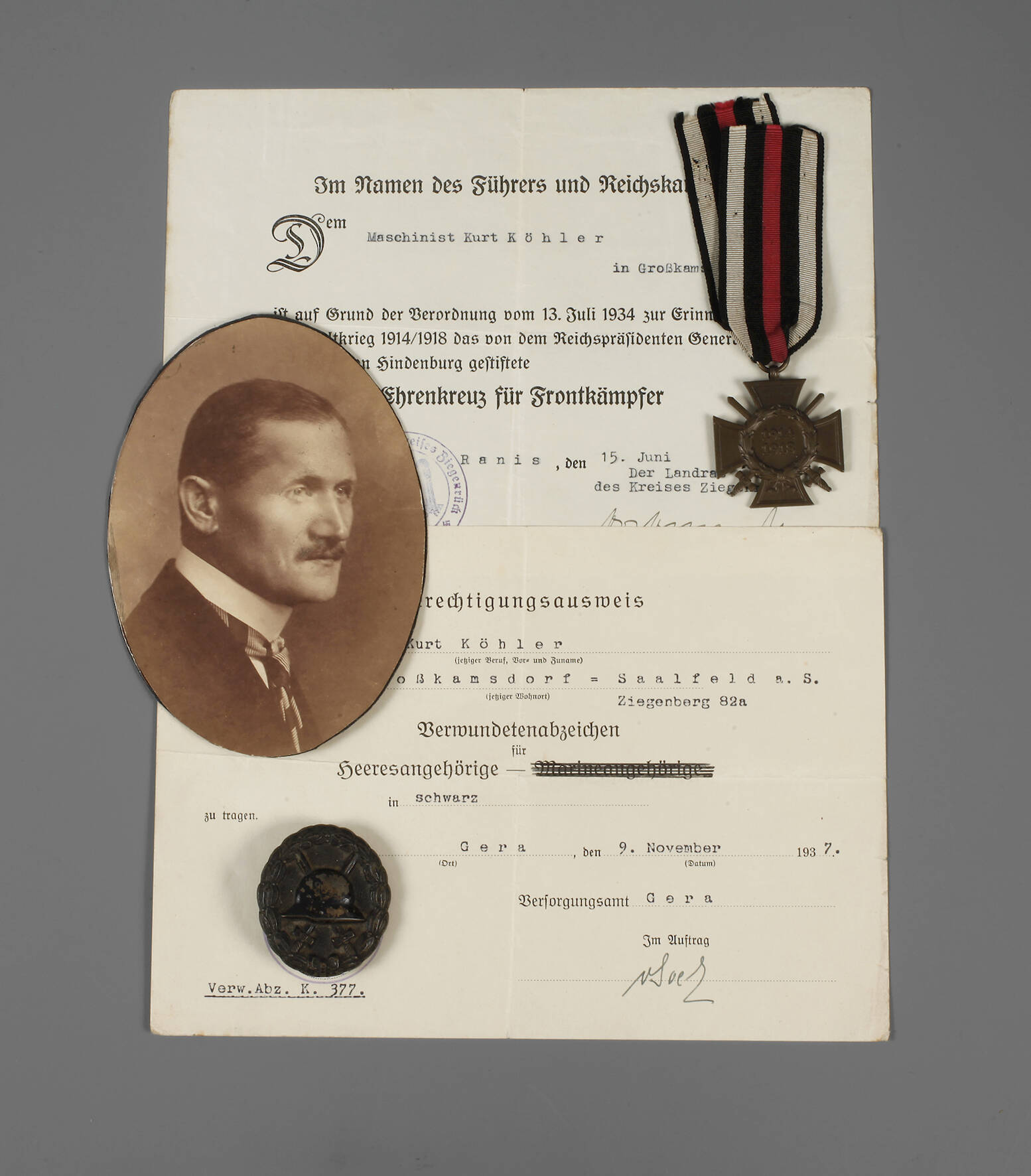 Zwei Abzeichen NS-Zeit