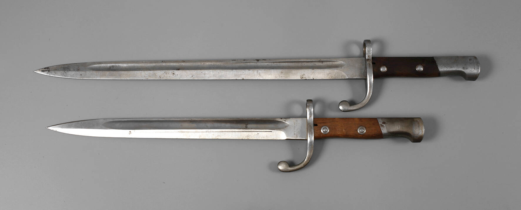 Zwei Bajonette
