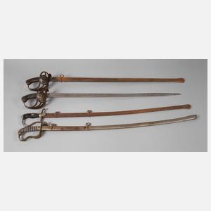 Konvolut ausgediente Degen und Säbel