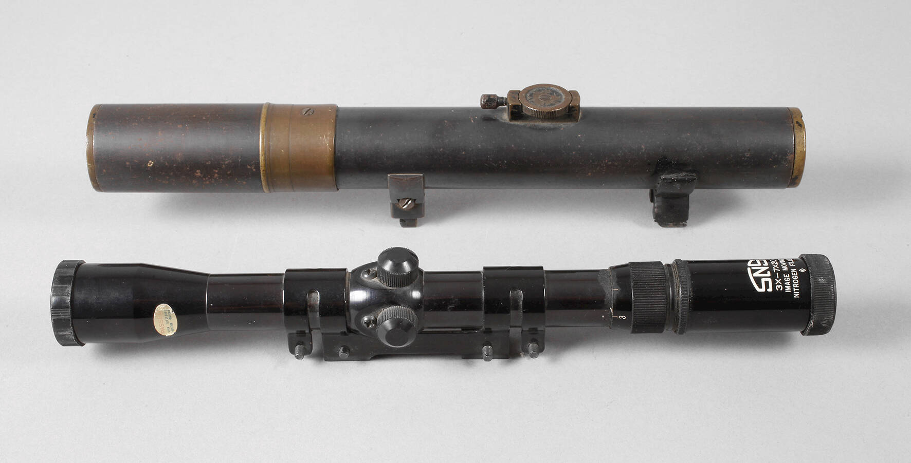 Zwei Zielfernrohre