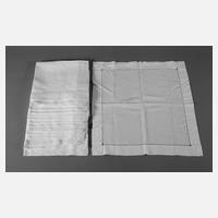 Zwölf Servietten111