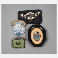 Vier Teile Perlstickerei111