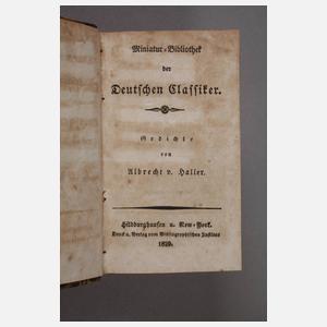 Zwei Bände Miniatur-Bibliothek