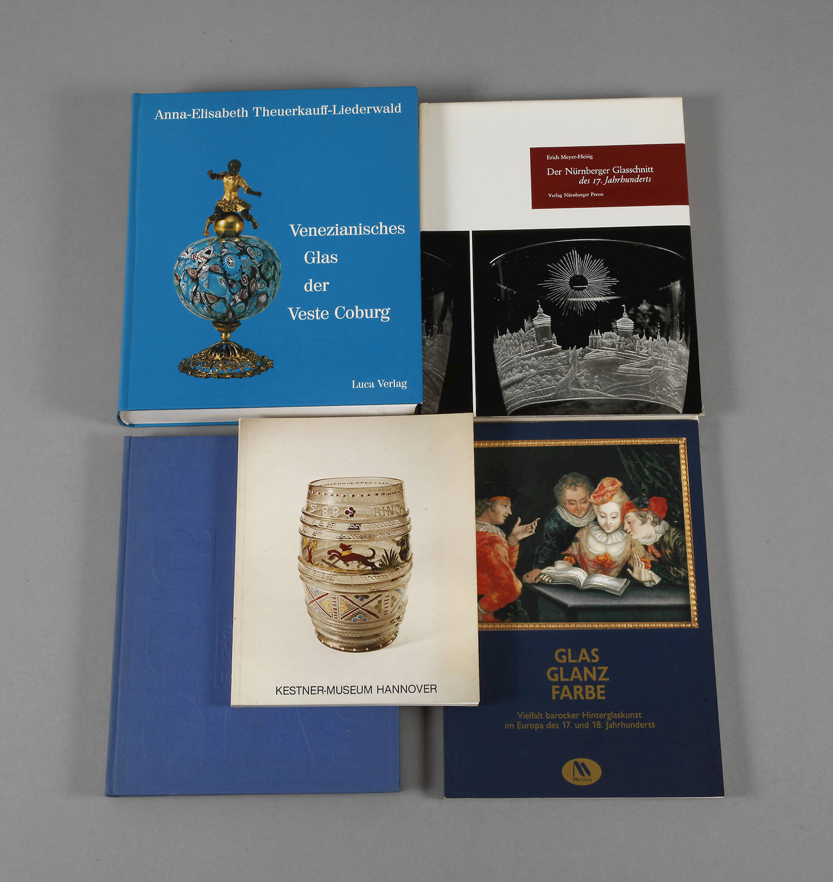 Fünf Fachbücher Glas