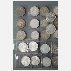 Konvolut 10 DM und 10 Euro Gedenkmünzen