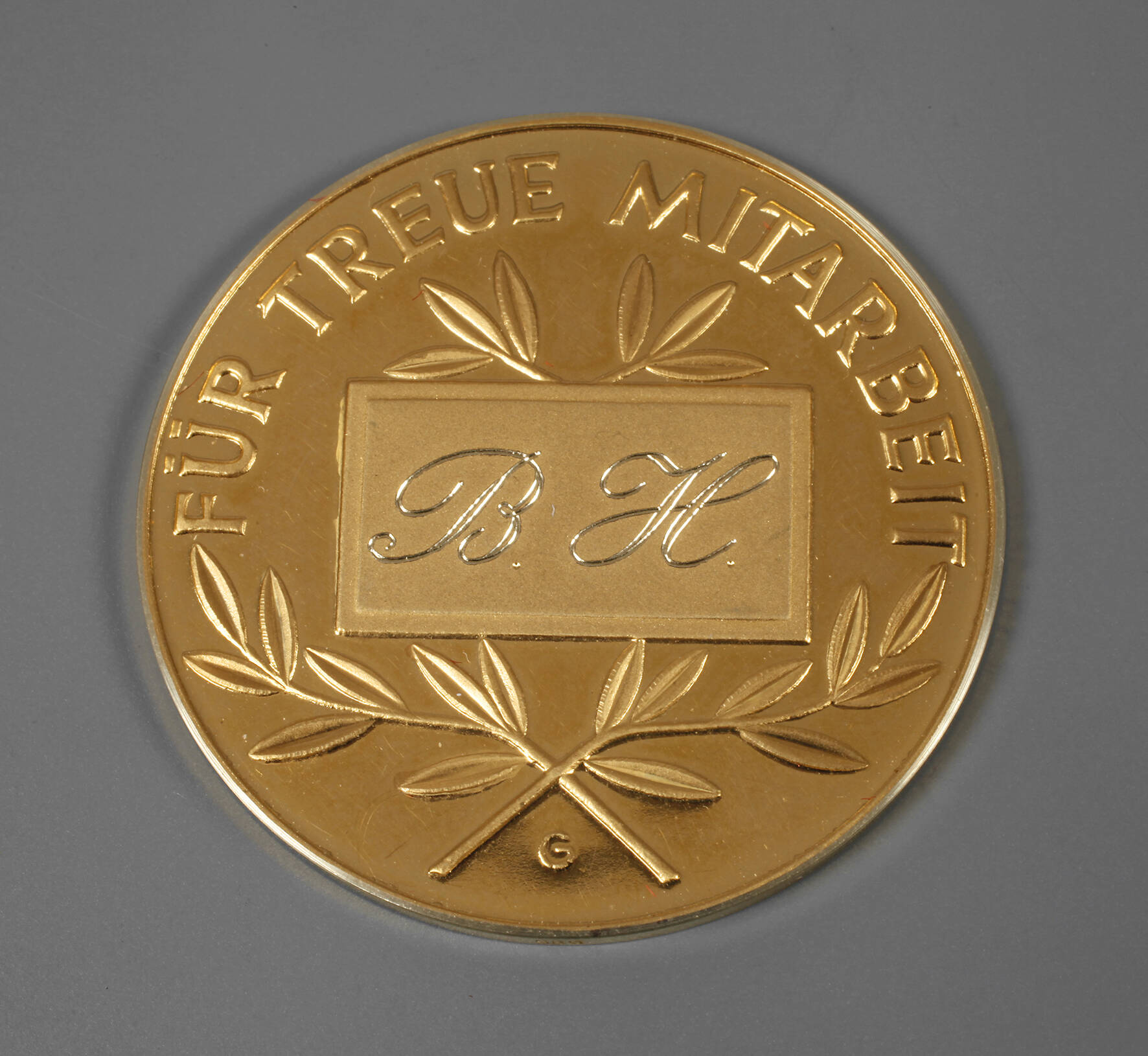 Goldmedaille für treue Mitarbeit