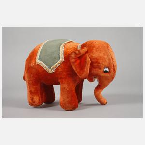 Elefant mit Schabracke