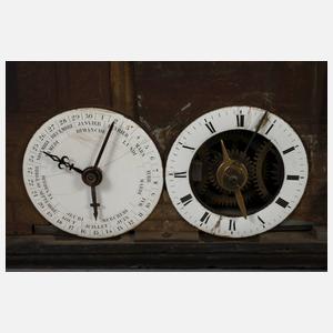 Tischuhr in Form einer Kirche