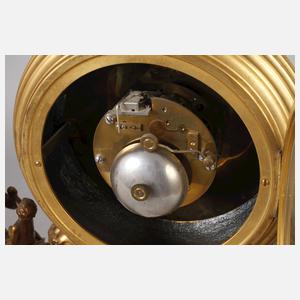 Feine Kaminuhr mit Kentauren