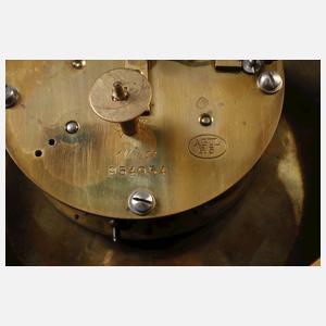 Feine Kaminuhr mit Kentauren