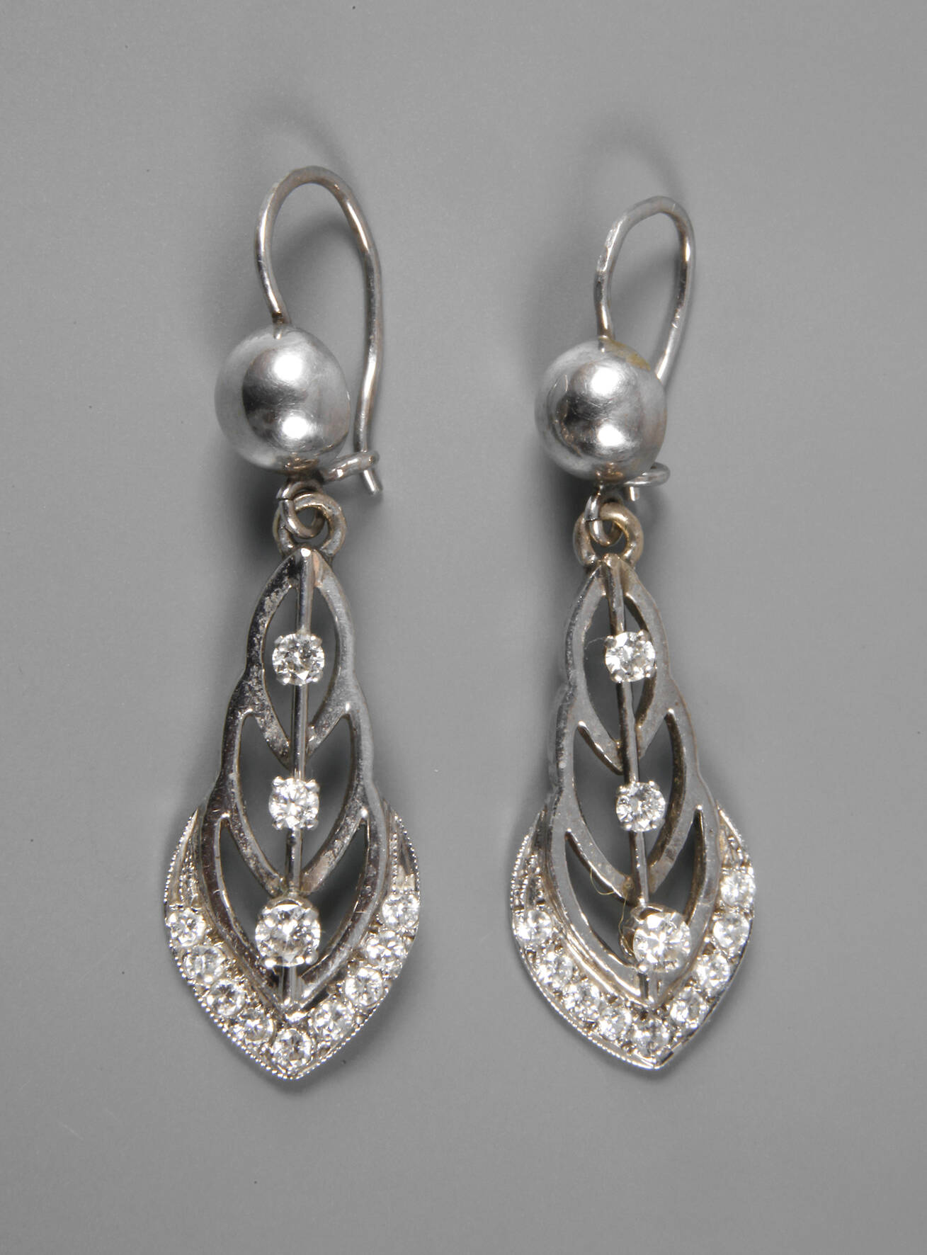 Paar Ohrhänger mit Brillanten