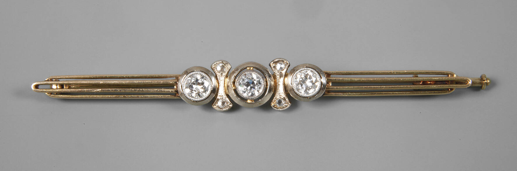 Stabbrosche mit Diamanten