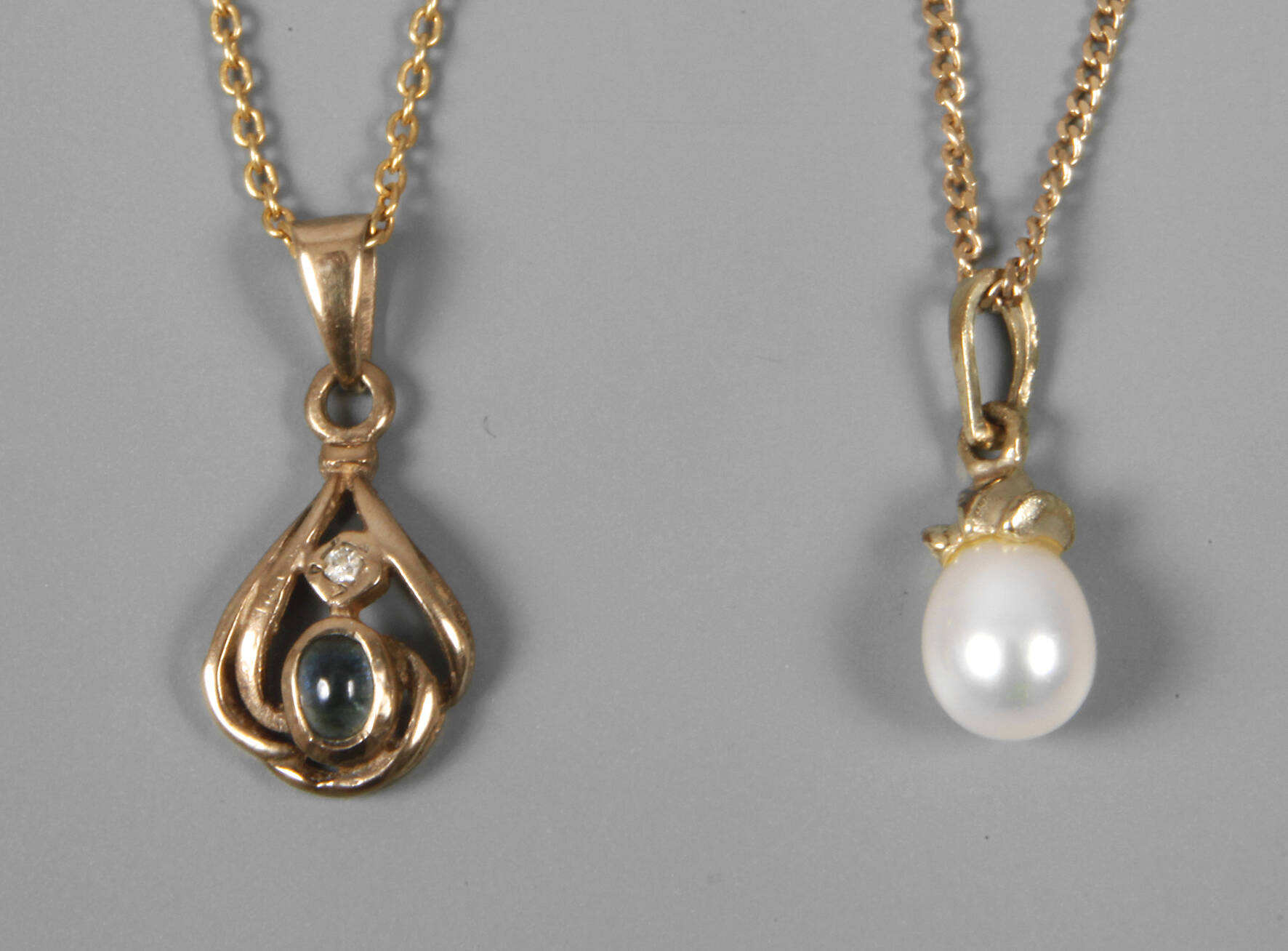 2 Ketten mit Anhänger