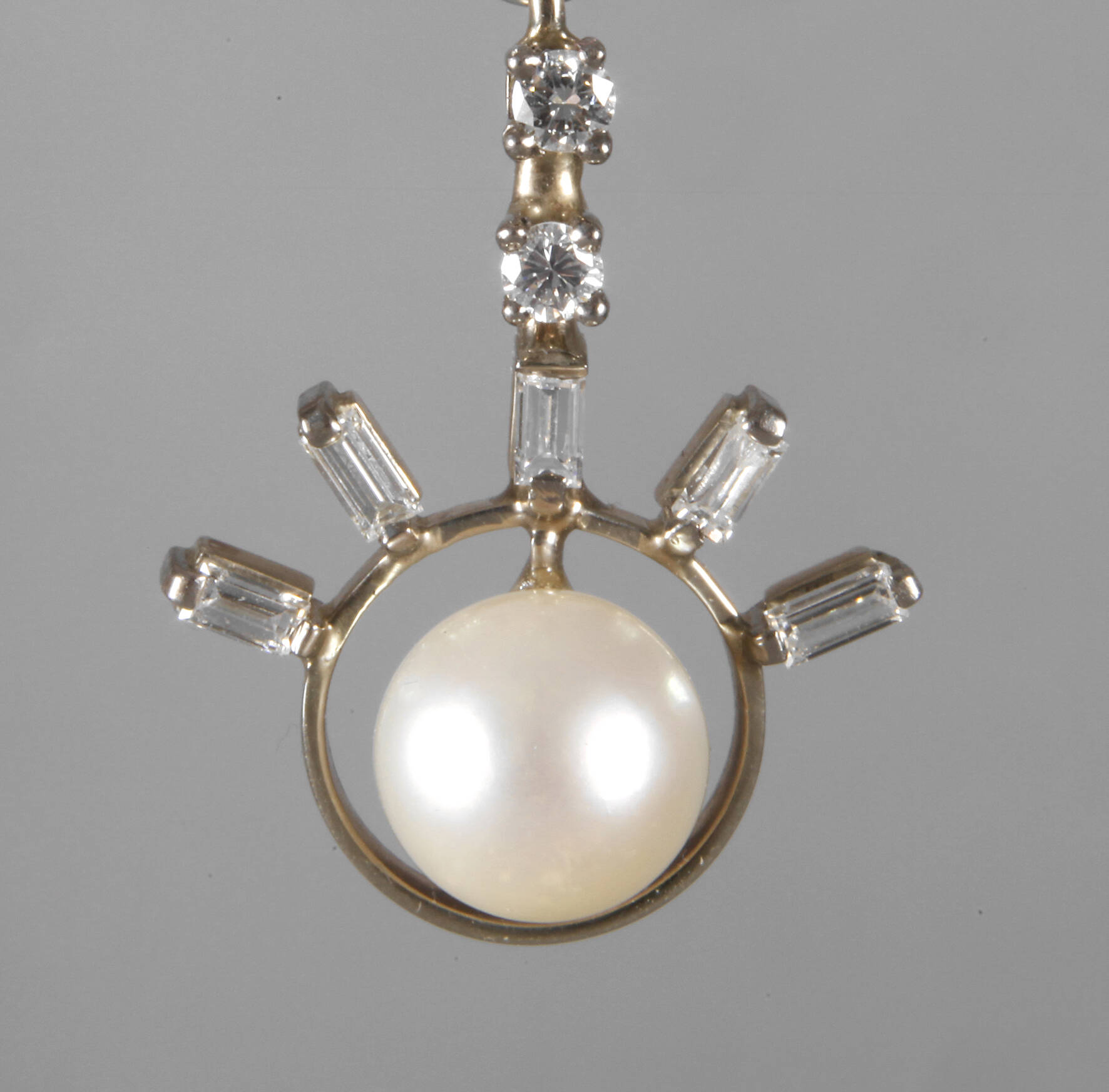 Anhänger mit Diamanten und Perle