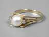 Damenring mit Perle und Diamanten